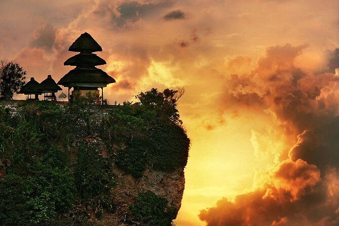 Uluwatu Temple Tour With Eat Pray and Love (EFL) Beach Visit - Exploring Bali’s Signature Sights: A Deep Dive