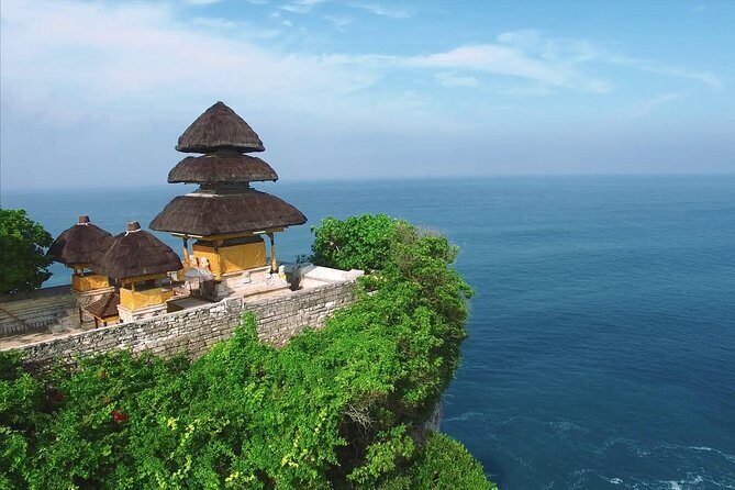 Uluwatu Temple with Kecak Dance including Barbecue Seafood Set and Lobster - The Spectacle of the Kecak Dance: Bali’s Iconic Performance