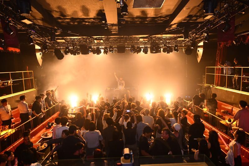 Umeda Osaka | PICCADILLY Live Show & Nightclub Ticket | Shisha & Karaoke - What happens between 8 PM and closing