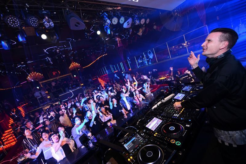 Umeda Osaka | PICCADILLY Live Show & Nightclub Ticket | Shisha & Karaoke - Finding the entrance and confirming your visit