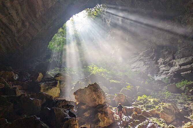 Underground World - A Detailed Look at the Underground World Tour