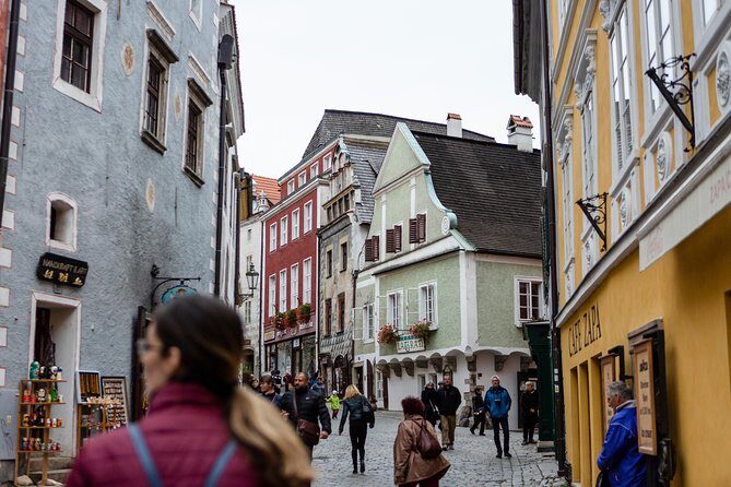 UNESCO Cesky Krumlov from Prague with Guided Tour and Transfer - The Itinerary Breakdown: What to Expect