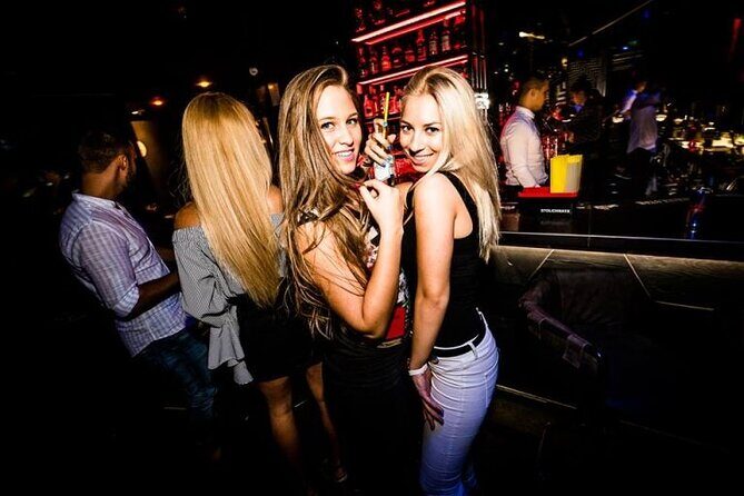UNLIMITED DRINKS- Budapest Bar Pub Crawl - FREE SHOTS - VIP Entry - Experience the Best of Budapest Nightlife: A Detailed Review of the Pub Crawl
