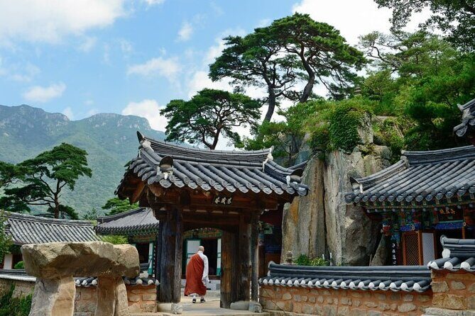 Untold Stories of Koreas Spiritual Jewel at Tongdosa - Discovering Korea’s Hidden Spiritual Gem: Tongdosa Temple Tour