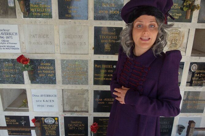 Unusual 2-hour guided tour of the Père Lachaise cemetery - Exploring Père Lachaise Through a Colorful Lens
