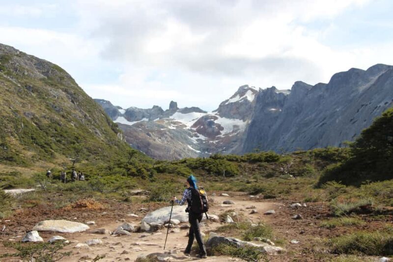 Ushuaia: Laguna Esmeralda Guided Trek with Box Lunch - Key Points