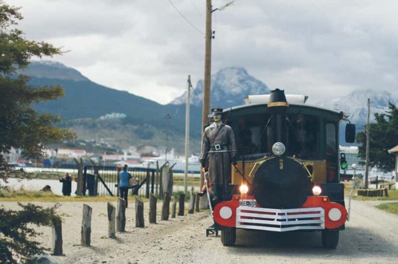 Ushuaia: Panoramic City Train Tour - Key Points