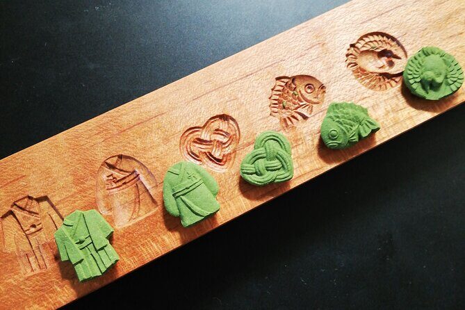 Using upcycled matcha! Making smokeless matcha incense (Uji, Kyoto) - A Closer Look at the Matcha Incense Workshop in Uji