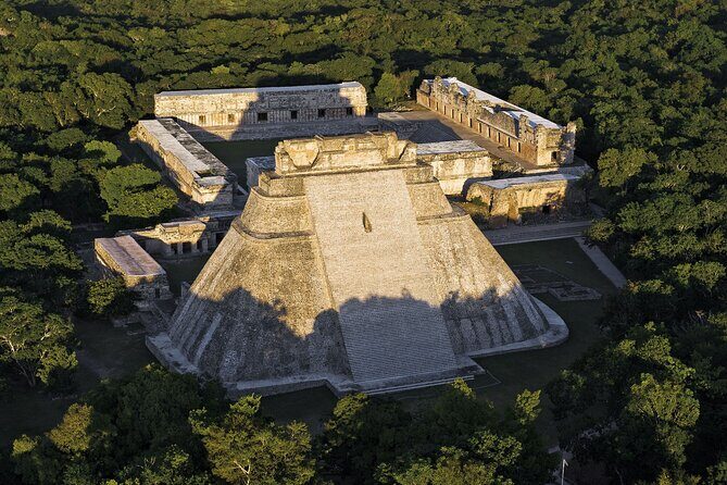 Uxmal and Hacienda Mucuyché: A Journey to the Heart of the Mayan World - Key Points