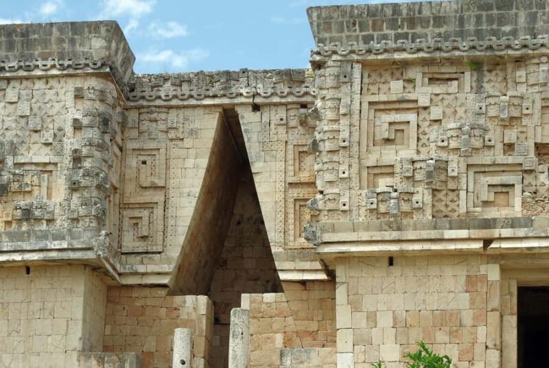 Uxmal: Archeological Site Tour with Guide in situ - Exploring Uxmal: An In-Depth Guide to Your Archeological Adventure