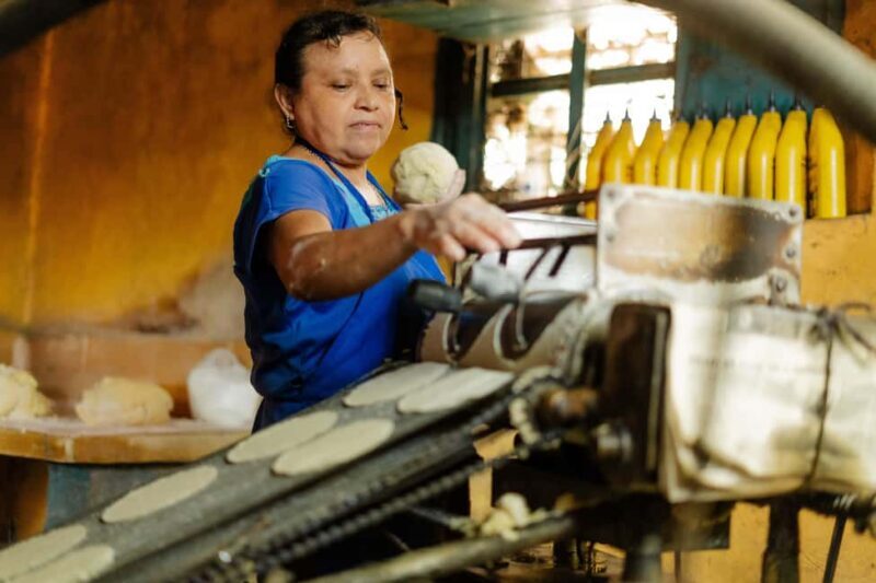 Uxmal: Traditional Mayan Cooking Class with Market Visit - Hands-On Cooking: Making Maya Classics