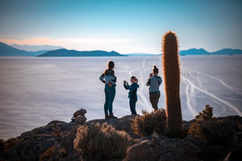 Uyuni: Guided 3-Day Tour Salt Flats & Avaroa National Park - Exploring the 3-Day Uyuni Salt Flats & Avaroa National Park Tour