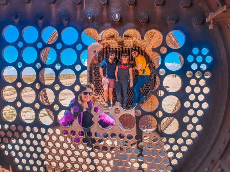 Uyuni: Isla Incahuasi & Uyuni Salt Flats Full-Day Jeep Tour - Exploring the Highlights of the Uyuni Salt Flats Tour