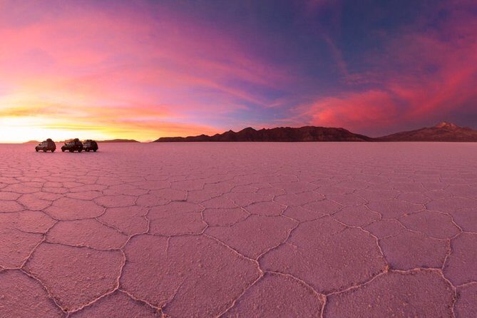 Uyuni Salt Flats - 3 Days / 2 Nights - English Speaking Guide - Experience the Magnificence of Uyuni Salt Flats in 3 Days