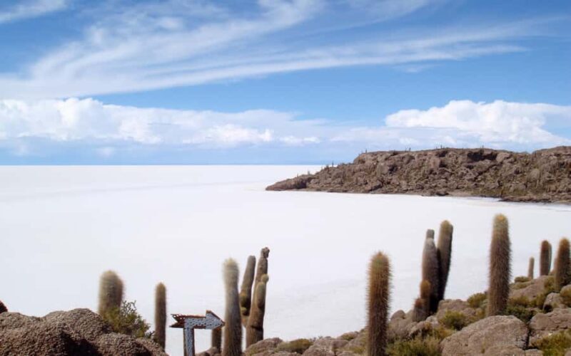 Uyuni: Salt Flats and Sunset Guided Tour with Lunch - Who Should Consider This Tour?