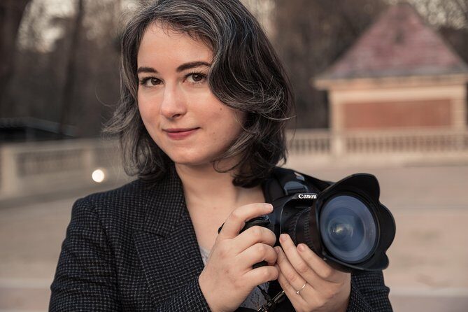 Vacation photographer. Madrid Photo Shoot. Take home more than just a selfie! - A Deep Dive into the Madrid Photo Shoot Experience