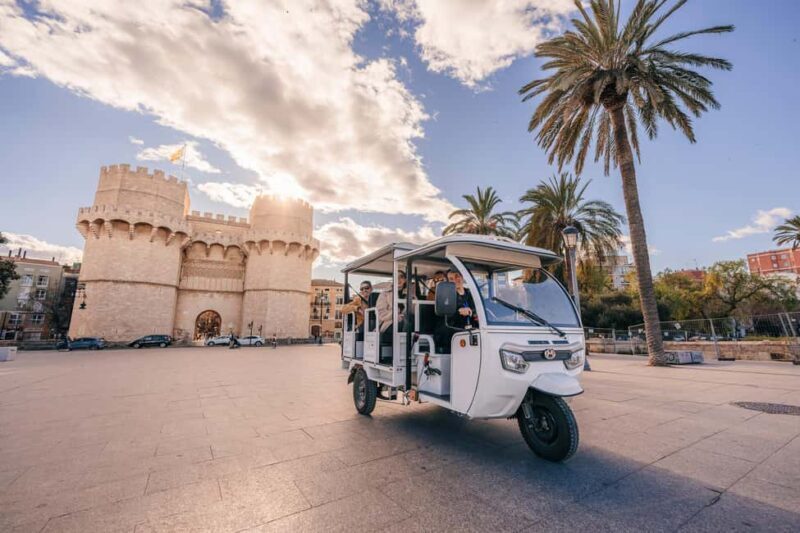 Valencia: 2-hour City Highlights Guided Tour by Tuk Tuk - A Closer Look at the Itinerary
