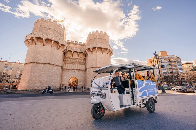 Valencia by Tuk Tuk i: Private tour 1 or 2 hours explore the city - Key Points