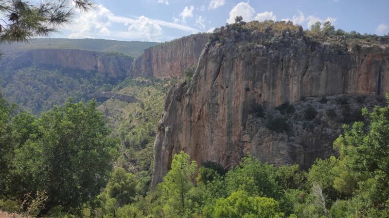 Valencia: Day trip to Chulilla + hike and kayak tour on the lake - Exploring Chulilla: A Village of Character and Charm