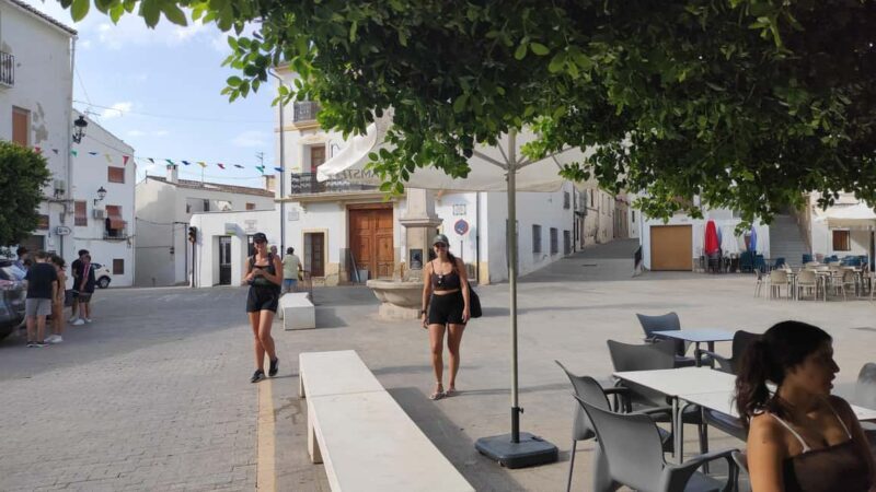 Valencia: Day trip to Chulilla + hike and kayak tour on the lake - The Highlight: Kayaking at Embalse de Loriguilla