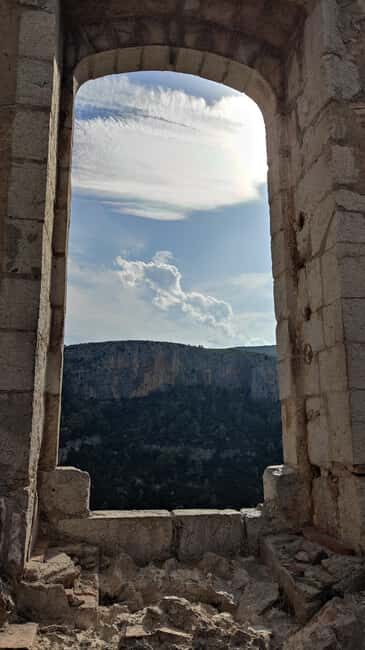 Valencia: Day trip to Chulilla + hike and kayak tour on the lake - The Sum Up