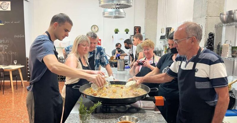 Valencia: Evening Guided Paella Workshop, Tapas, and Drinks - The Whole Experience in Context