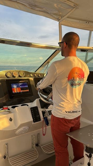 Valencia: Exclusive Sunset Cruise with Drink - Key Points