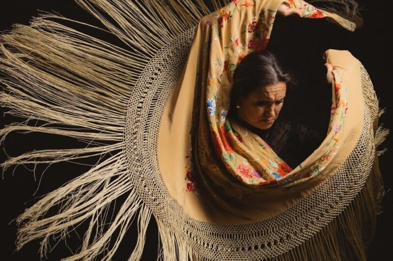 Valencia: Flamenco Show TEATRE TABLAO FLAMENCO in Teatro Talia - Key Points