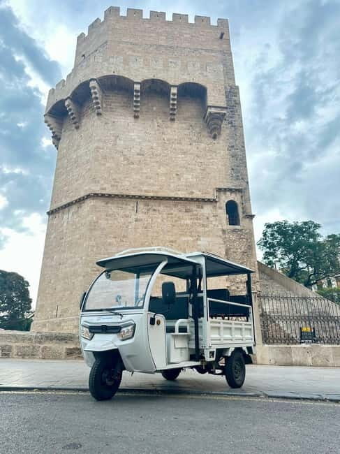 Valencia: Full Tuk Tuk Tour 2H - Key Points