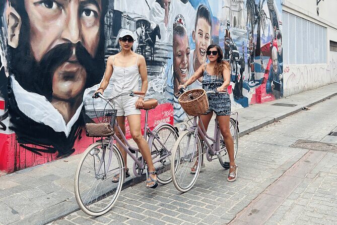 Valencia: Guided Bike Tour of the city's highlights. From 23 - The Religious and Political Center: Plaza de la Virgen & Valencia Cathedral