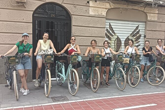 Valencia: Guided Bike Tour of the city's highlights. From 23 - The Green Spaces and Futuristic Architecture