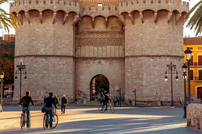 Valencia: Guided Bike Tour of the city's highlights. From 23 - Authentic Experience and Guide Quality