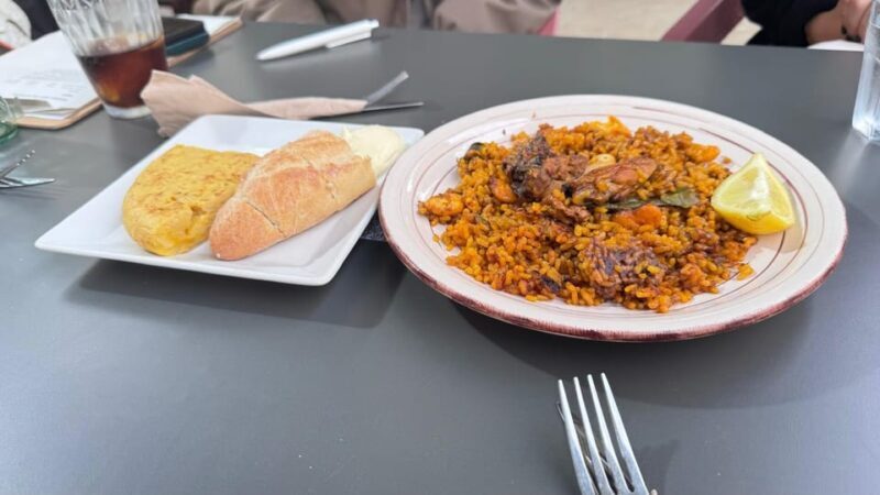Valencia: Guided Private Bike Tour with Tapas and Drinks - What Sets This Tour Apart