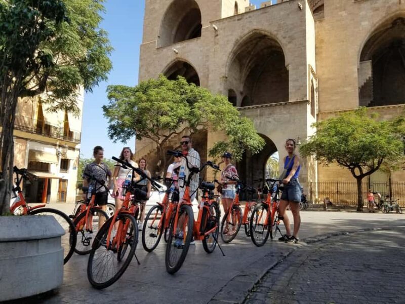 Valencia: Immersive Bike & E-Bike Storytelling Tour & Photos - Analyzing the Experience for Different Travelers
