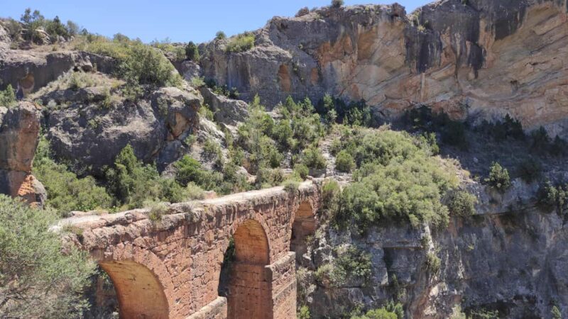 Valencia: Peña Cortada Aqueduct Guided History Hike - Key Points