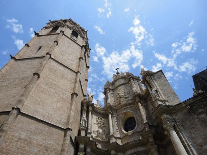 Valencia: Private 4-Hour Walking Tour with Cathedral - The Central Market Experience