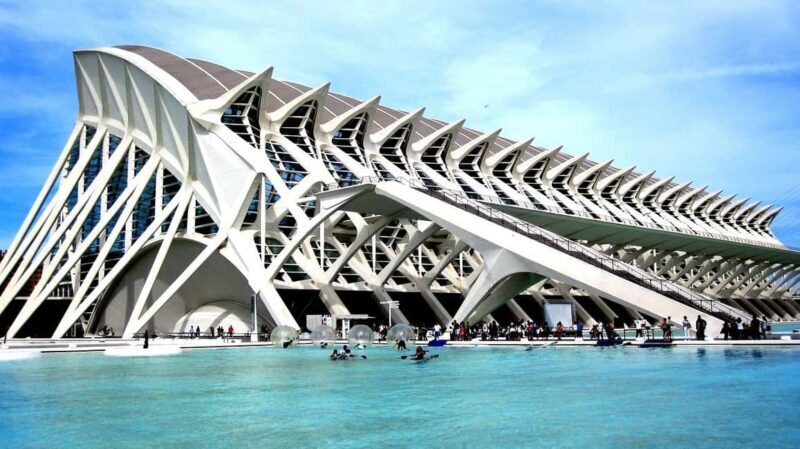 Valencia: Private Bike Tour with Local Guide (Min 4 people) - Key Points