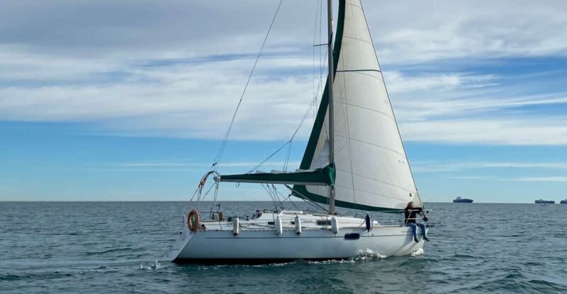 Valencia: Private Sailing Trip with Snacks and Drinks - Who Is This Tour Best For?