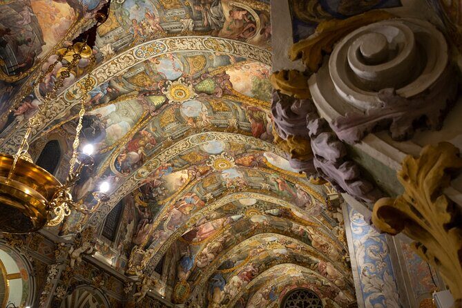 Valencia: San Nicolás, Silk Museum and Santos Juanes Church - FAQs