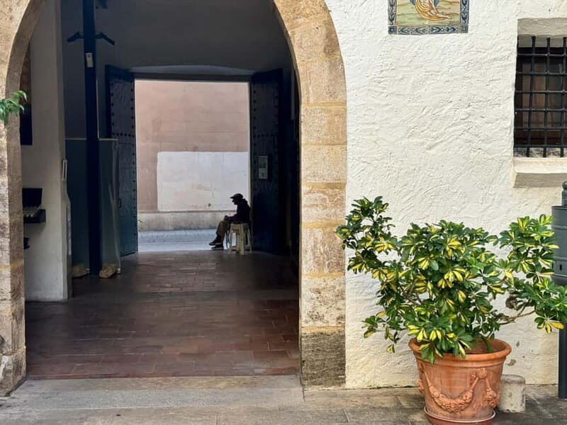 Valencia, Spain: Excellent Private Walking Photography Tour - FAQ