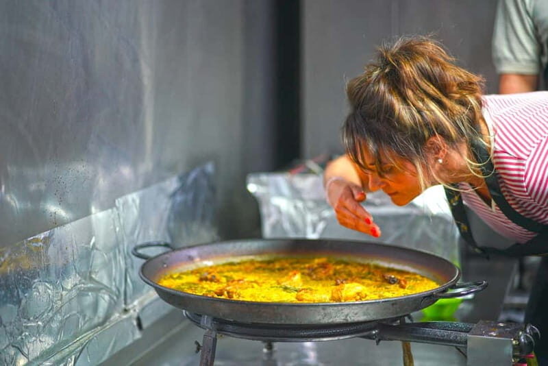 Valencia: Traditional Paella Cooking Class and Dinner - Who Should Book This Experience?