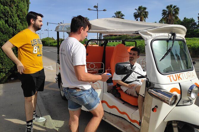 Valencia: Tuk Tuk Modern Tour - Key Points