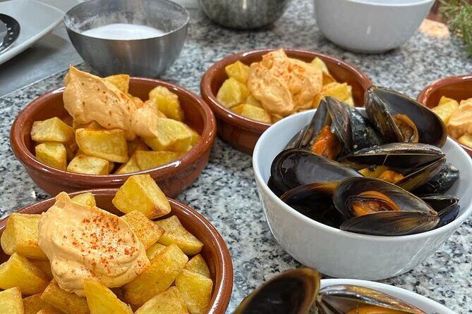Valencian paella cooking class, tapas and visit to Ruzafa market. - FAQs