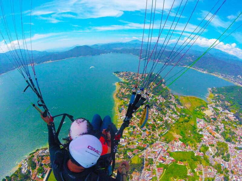 Valle de Bravo: Paragliding flight - What to Expect in Your Valle de Bravo Paragliding Adventure