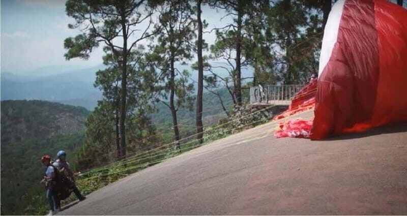 Valle de Bravo: Paragliding Flight - An Insider Look at the Valle de Bravo Paragliding Experience