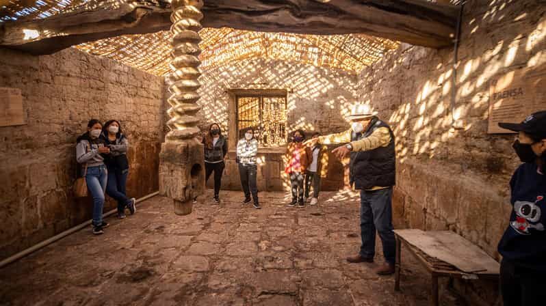 "Valle De Majes, A Story of Petroglyphs and Dinosaur Tracks" - Key Points