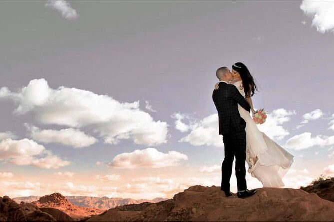 Valley of Fire Wedding by Private Limousine - An In-Depth Look at the Valley of Fire Wedding Experience