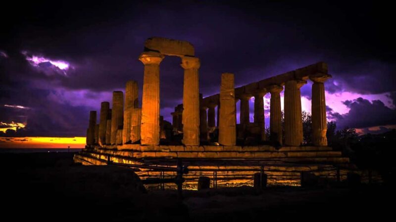 Valley of the Temples under the stars with ticket included - The Sum Up