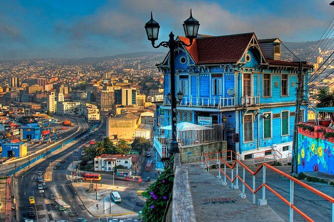 Valparaiso and Viña del Mar visit their Casas de Colores - Key Points