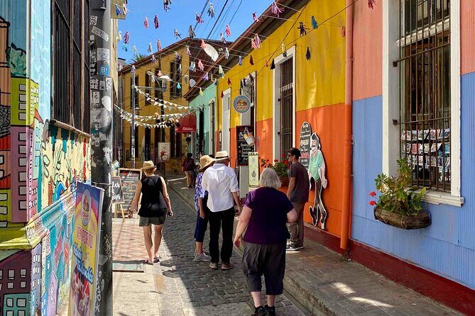 Valparaíso: Discovering the Jewel of the Pacific - Key Points